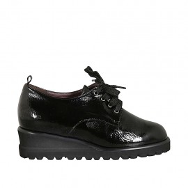 Damenschnürschuh mit herausnehmbarer Innensohle aus schwarzem Lackleder Keilabsatz 4 - Verfügbare Größen:  31, 34, 42, 43, 44, 45