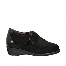 Damenschuh mit Klettverschluss und herausnehmbarer Innnensohle aus schwarzem und bedrucktem Wild- und Lackleder Keilabsatz 3 - Verfügbare Größen:  31, 32, 33, 42, 43, 44, 45