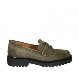 Mocassin pour femmes avec accessoire en daim vert talon 3 - Pointures disponibles:  32, 33, 34, 42, 43, 44, 45