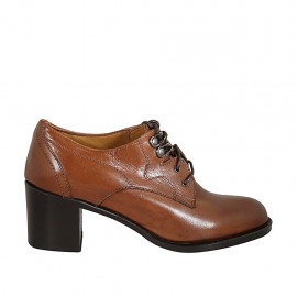 Damenderbyschuh mit Schnürsenkeln aus hellbraunem Leder Absatz 6 - Verfügbare Größen:  32, 33, 34, 42, 43, 44, 45, 46