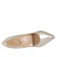 ﻿Woman's elegant pointy pump in platinum laminated leather heel 9