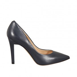 ﻿Woman's pointy pump in dark blue leather heel 9