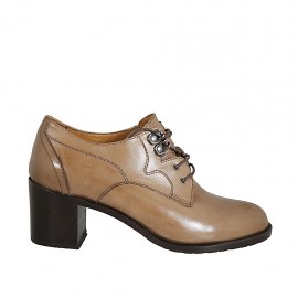 Damenderbyschuh mit Schnürsenkeln aus beigem Leder Absatz 6 - Verfügbare Größen:  32, 33, 34, 42, 43, 44, 45, 46